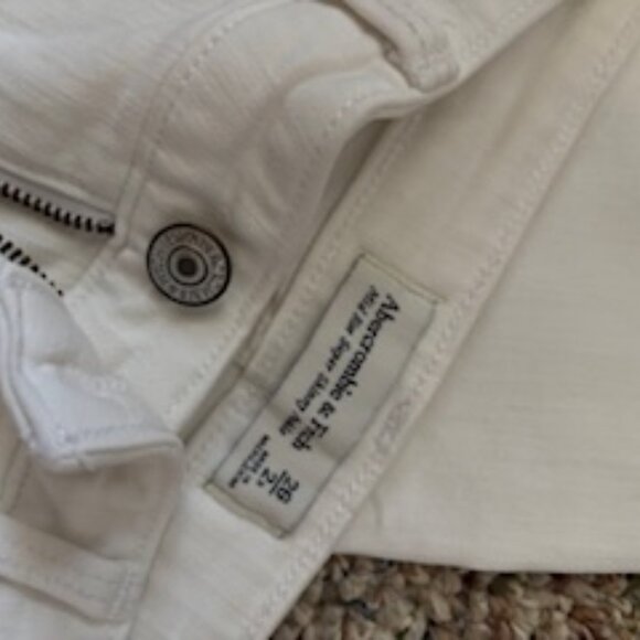 Abercrombie & Fitch High Waisted Skinny Jean - Picture 5 of 7